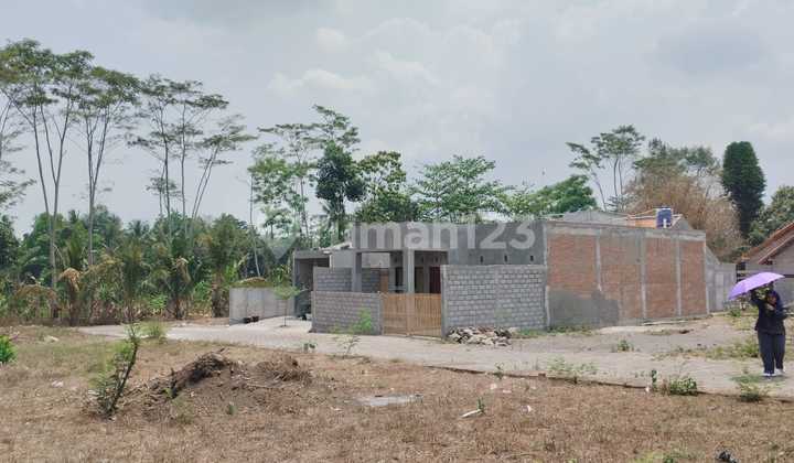 Strategic Yogyakarta Land Ready for AJB East of UII Campus