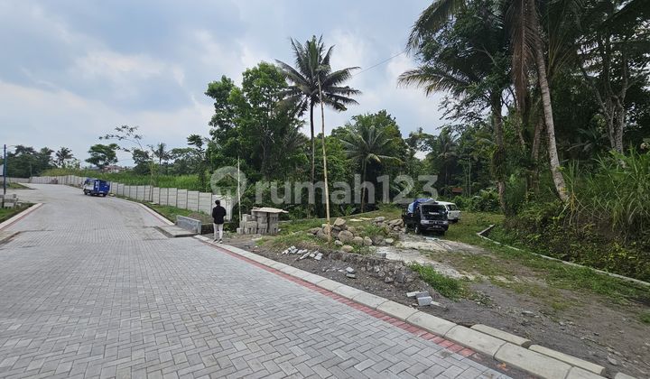 Yogyakarta Land with SHM, Only 5 Minutes from Kopi Klothok. Yogyakarta Land with SHM, Only 5 Minutes from Kopi Klothok.