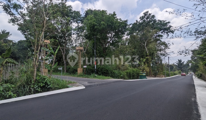 Strategic Yogyakarta Land 8 Minutes from UII Campus Strategic Yogyakarta Land 8 Minutes from UII Campus