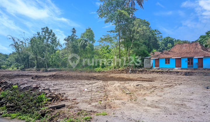 Strategic Land in Sleman Near UII