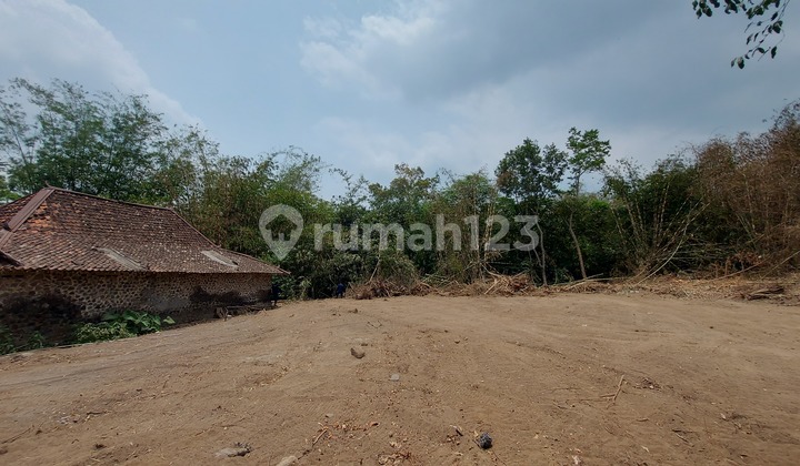 Strategic Land Near UII Central Campus