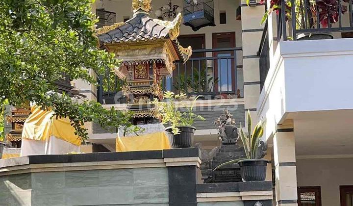 Di Jual Rumah 2 Lantai Siap Huni Berlokasi di Jl Tangkuban Perahu, Padangsambian Kelod - Denpasar. Cocok untuk Rumah Tinggal, Usaha, Maupun Investasi Jangka Panjang. Di Jual Rumah 2 Lantai Siap Huni Berlokasi di Jl Tangkuban Perahu, Padangsambian Kelod - Denpasar. Cocok untuk Rumah Tinggal, Usaha, Maupun Investasi Jangka Panjang.