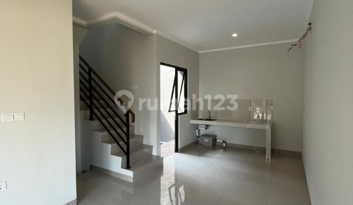 Jual Rumah 2 Lantai Summarecon Bekasi Cluster Magenta SHM Bagus Rumah di Summarecon Bekasi 2