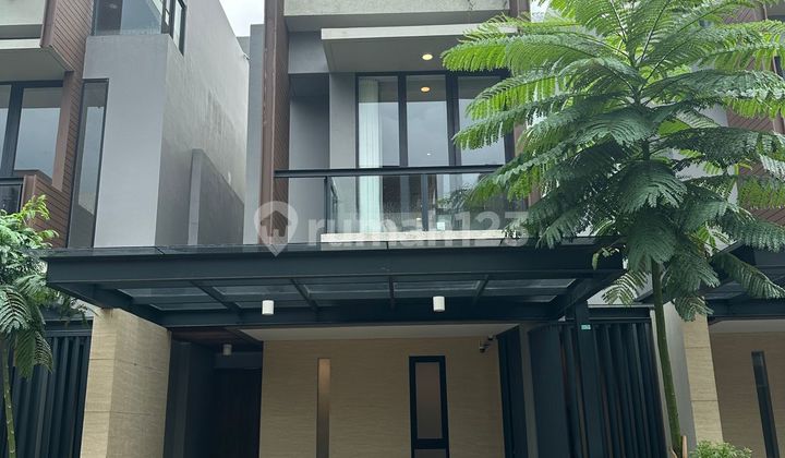 Rumah Mewah 3 Lantai di Cbd Cyber Puri 0 KM Tol Karang Tengah