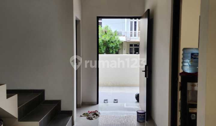 Dijual Rumah Baru Full Renovasi 3 Kamar di Cipondoh Tangerang 2