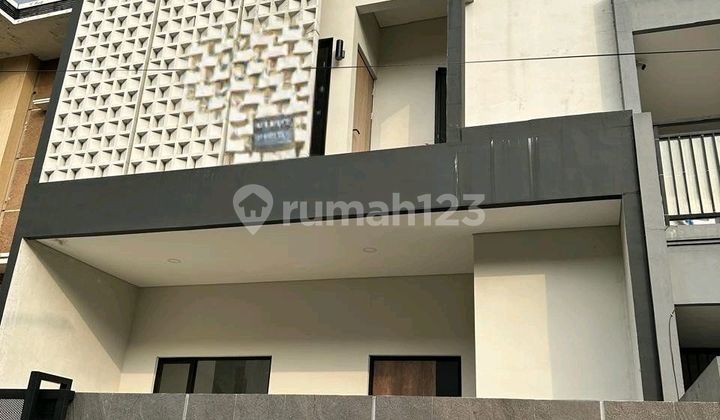 For Sale New Fully Renovated 3-Bedroom House in Cipondoh, Tangerang