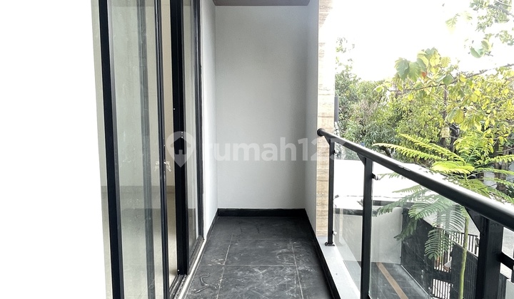 Hunian 2 Lantai Eksklusi Siap Huni