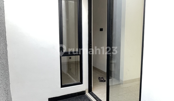 Hunian 2 Lantai Ready Stock Dekat Jakarta Selatan 2