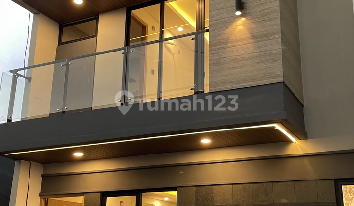 Siap Huni Hunian 2 Lantai Eksklusif Dekat Pintu Toll Sawangan