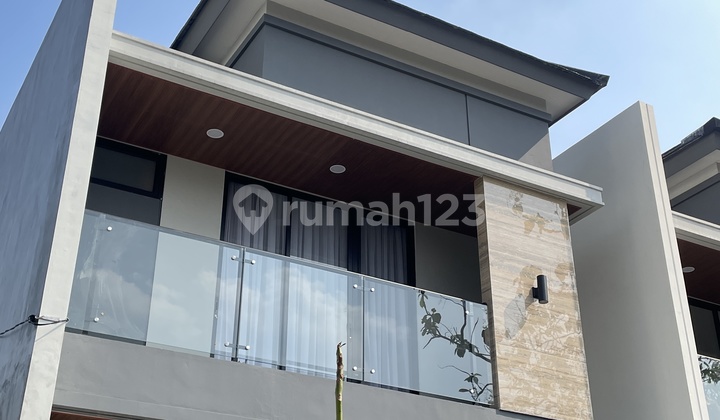 Dekat Jakarta Selatan 2 Lantai Siap Huni