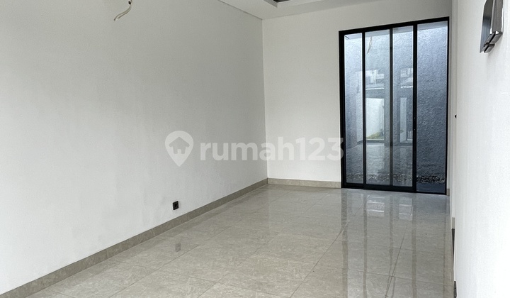 2 Lantai Siap Huni Dekat Pintu Toll Sawangan Depok 2