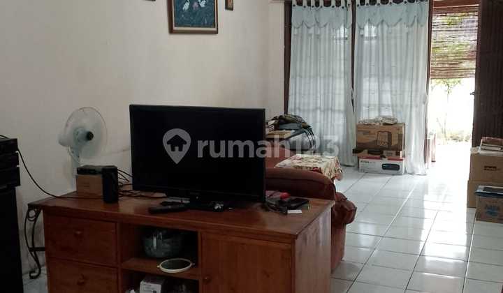 Strategic House in Permata Pamulang Housing, Pamulang, South Tangerang, Banten. 2