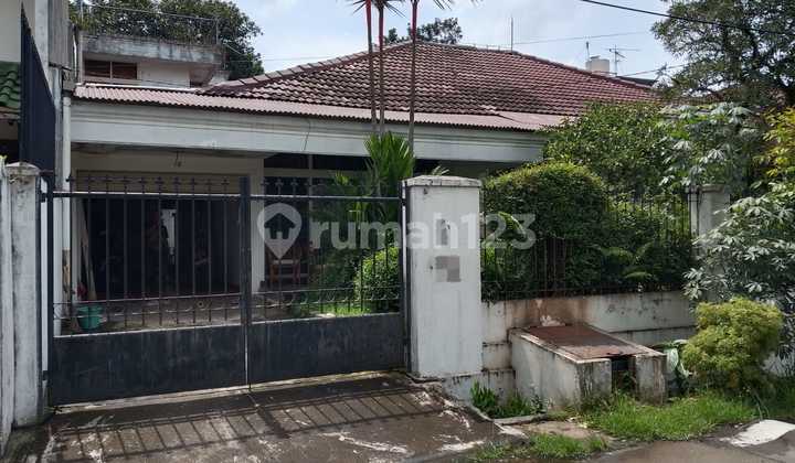 Strategic House in Pangkalan Jati, Cinere 2