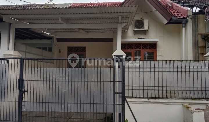 Strategic Ready-to-Occupy House in Nusa Loka BSD City, Tangerang, Banten