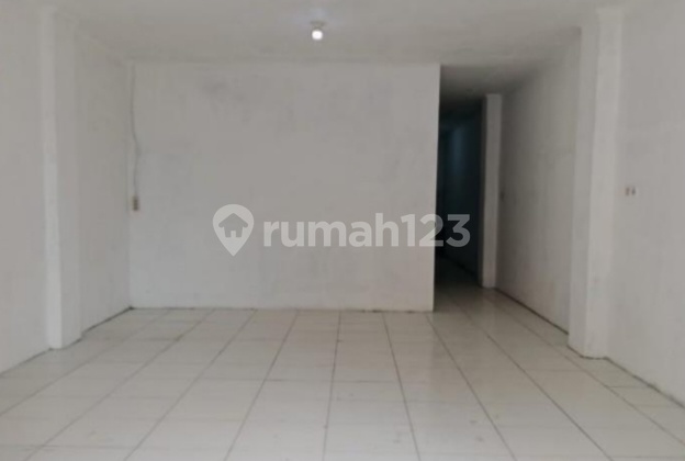 Strategically Located, Ready-to-Use Shop Houses with Warehouse in Duri Kosambi, Cengkareng 2
