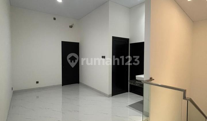 For Sale Brand New SHM South Facing House (4+1 Bedrooms) in Alam Sutera 2