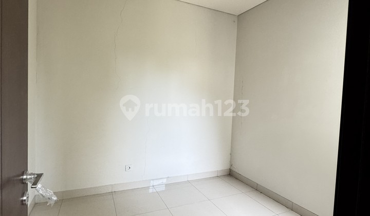 Dijual Rumah Multifungsi bisa Sebagai Kos ( 5 KT ) Free Water Heather Regentown BSD 2