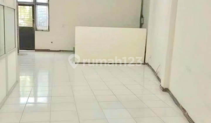 3-Story House in Setia Budi Center 1 Complex, Sunggal Area 2