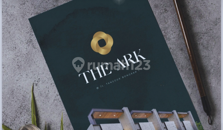 Long House in a Busy Area on Tangguk Bongkar Street