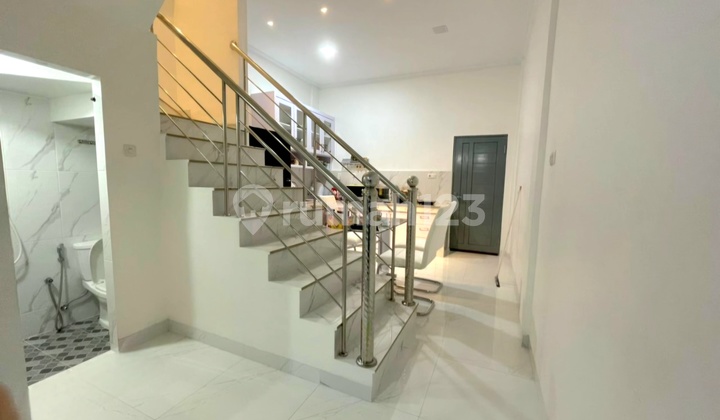 Rumah Bagus di Dalam Kompleksurya Mediterania Pancing 2