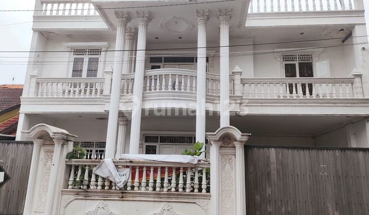 Jual Rumah Mewah 2 Lantai Harga Dibawah Pasar