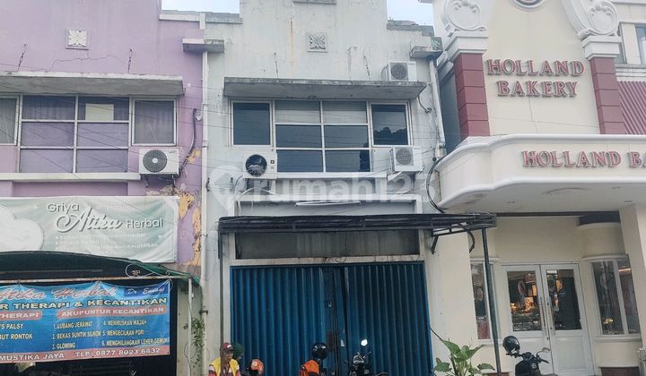 Jual Cepat Ruko Komersial dengan Area Parkir Luas Jual Cepat Ruko Komersial dengan Area Parkir Luas