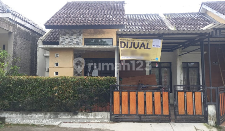 Modern & Strategic Residence in a Cluster Only 500 Meters from the Solo-Jogja Main Road, Plawikan, Jogonalan, Klaten