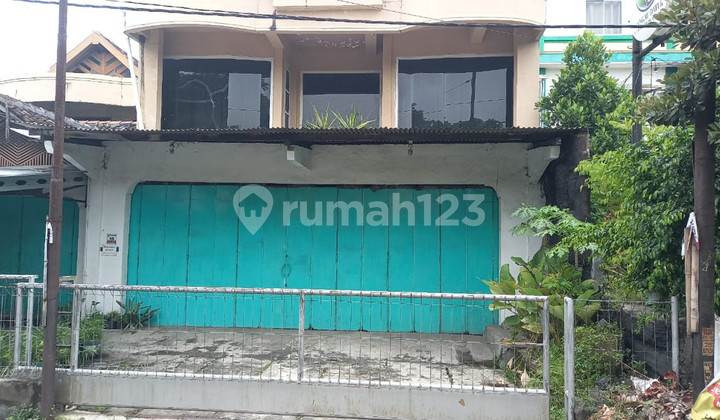 Strategic Shop House on South Ring Road
Just a Step to UMY Campus & Gamping Market, Ambarketawang, Gamping Strategic Shop House on South Ring Road
Just a Step to UMY Campus & Gamping Market, Ambarketawang, Gamping