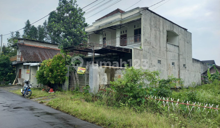 For Rent 2-Storey Shop House Suitable for Office Near Transmart, Maguwoharjo, Depok, Sleman 2