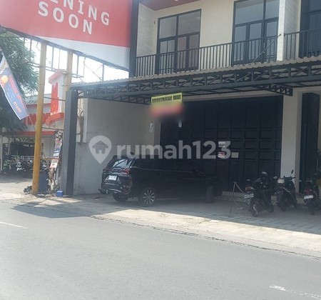 Strategic 2-Story Shophouse on Pleret Jambidan Street, Trade & Service Center, Jambidan, Banguntapan, Bantul Strategic 2-Story Shophouse on Pleret Jambidan Street, Trade & Service Center, Jambidan, Banguntapan, Bantul