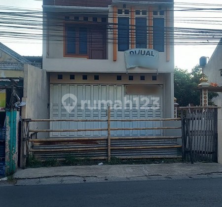 For Sale/For Rent Strategic Shop located on Jalan Pleret Banguntapan, Bustling Trading & Service Area
