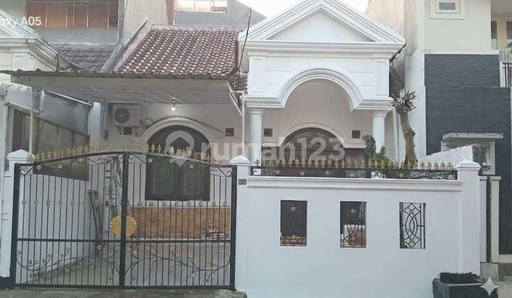 Nice &amp; Strategic House in Nusa Loka, BSD City