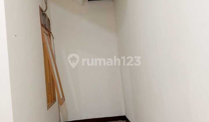 Strategic Ready-to-Occupy House in Nusa Loka BSD City, Tangerang, Banten 2