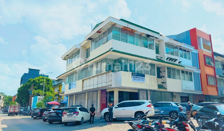 Flood Free, Shop House, 3.5 Floors, Ready to Occupy Flood Free, Shop House, 3.5 Floors, Ready to Occupy