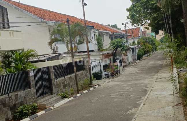Siap Huni, Rumah, 2 Lantai, SHM, Dekat Pusat Perbelanjaan