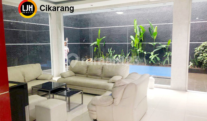 Jual Rumah 5 Kt Full Furnished dengan Kolam Renang Beverly Lippo Jual Rumah 5 Kt Full Furnished dengan Kolam Renang Beverly Lippo