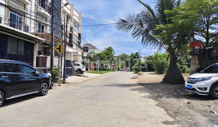 Dijual Rumah SHM Muara Karang 2