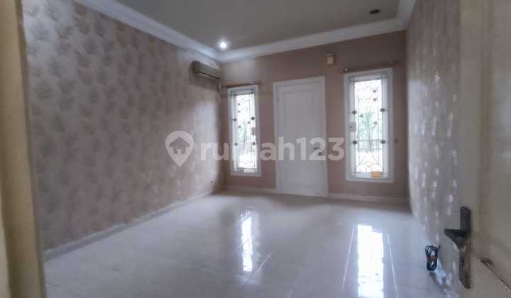 Rumah di Central Park Regency Mulyosari Terawat Murah Siap Huni 2