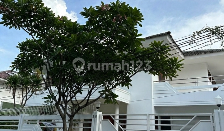 Dijual Rumah Mewah, Luas, Tenang di Permata Hijau (Lm) 2
