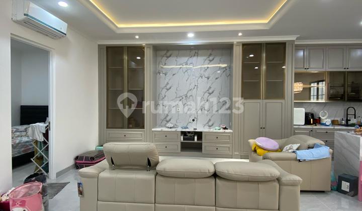 Frans Cen-Murah-Rumah Dijual di Casajardin Semi Furnished, Modern Minimalis, Jarang Ada LT. 8X18