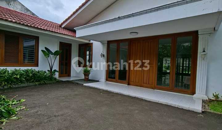 Frans Cen - Cheap House for Sale in Kemang. Rarely Available.. Cheap, Rarely Available. Mrs. Turun Price to 28M, Land Area 1130 M2 Frans Cen - Cheap House for Sale in Kemang. Rarely Available.. Cheap, Rarely Available. Mrs. Turun Price to 28M, Land Area 1130 M2