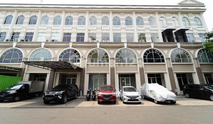 Green Lake City Shop House, For Quick Sale, Strategic Location Suitable for Restaurant, Cafe, Office