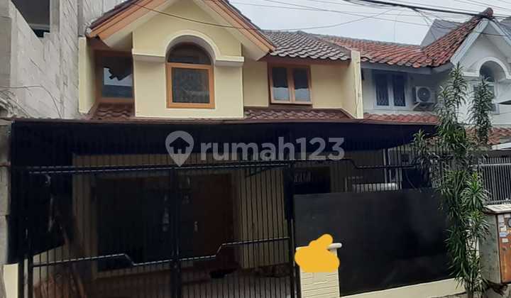 Frans For Sale House in Taman Semanan. Good. Cheap. Land 6x16/1.5 Floors