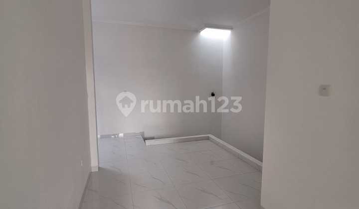 Frans Cen-Rumah Dijual di Duri Kepa.jarang Ada.bagus Wow.lux.baru LT: 6X13m2 2