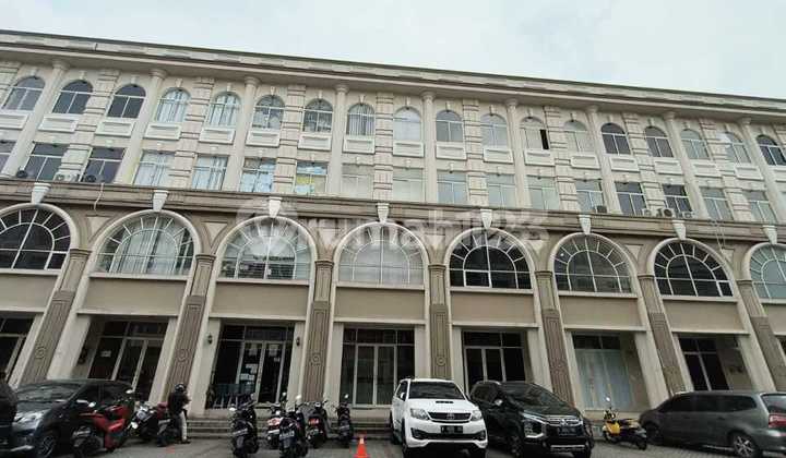 Ruko Green Lake City, Quick Sale, Strategic Location Suitable for Restaurant, Cafe, Office. Facing Main Road.