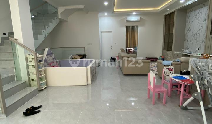 Frans Cen-Murah-Rumah Dijual di Casajardin Semi Furnished, Modern Minimalis, Jarang Ada LT. 8X18