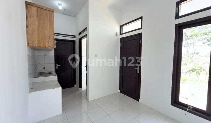 Ready-to-Occupy House Near Schools and Tourist Spots in Cinunuk, Cileunyi 2