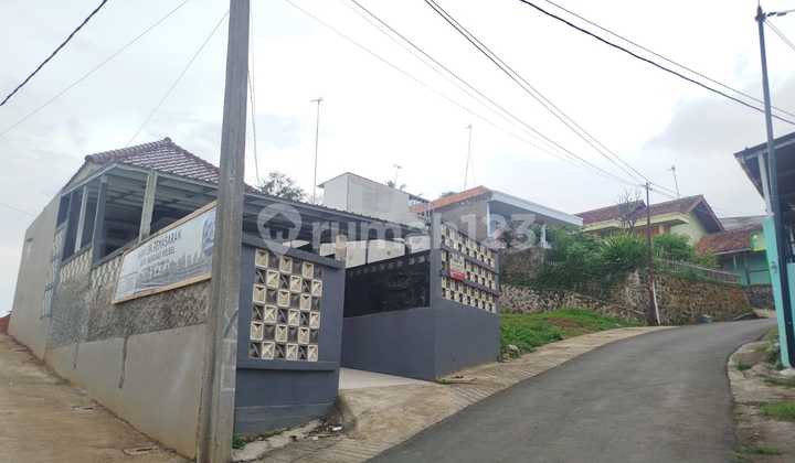 Rumah Siap Huni Pinggir Jalan Ada Kolam Ikan Dekat Tol Cileunyi Rumah Siap Huni Pinggir Jalan Ada Kolam Ikan Dekat Tol Cileunyi