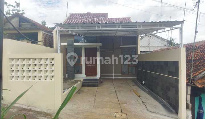 Rumah Pinggir Jalan Bonus Kanopi, Kitchen Set, Dekat Tol Cileunyi 2