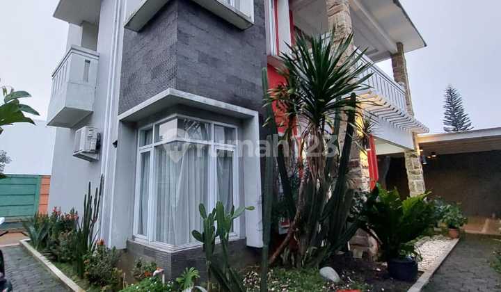 Luxury Cool BSI Hook House with Swimming Pool in Exclusive Environment 2